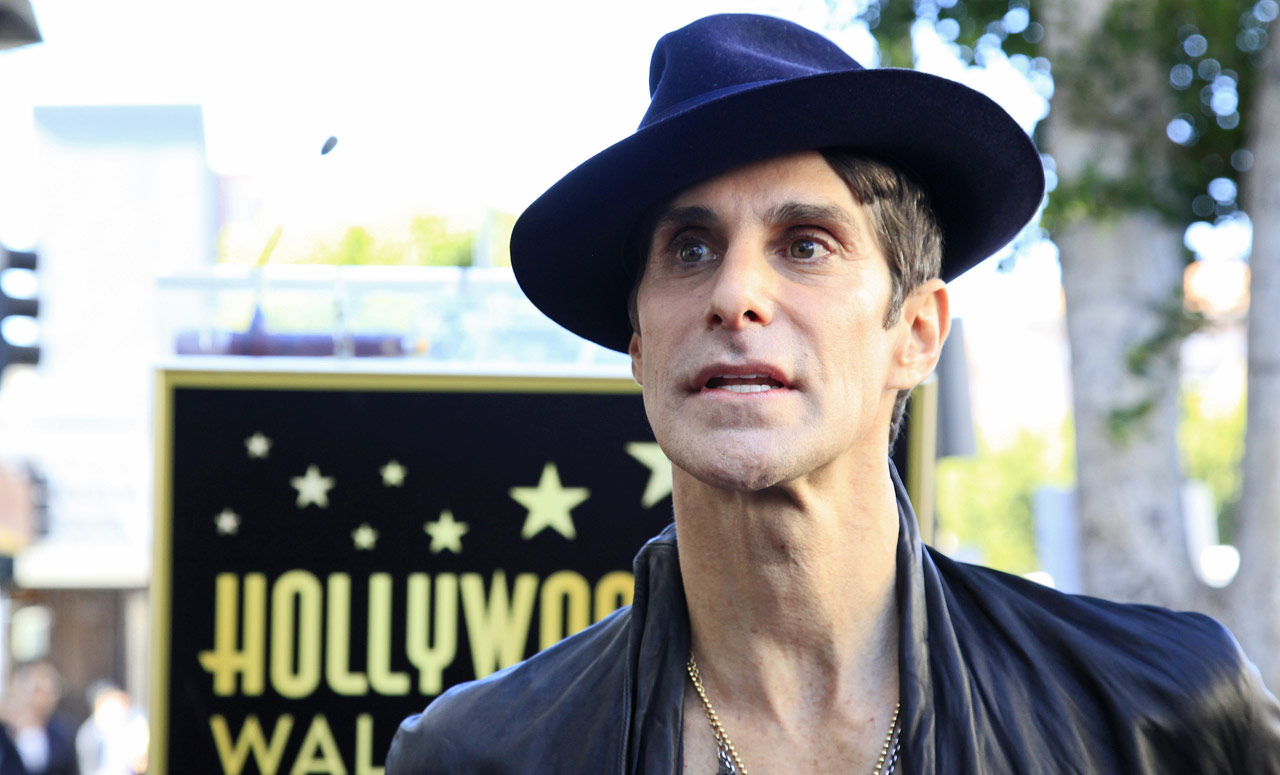 Drama on Stage: Perry Farrell Seeks Medical Help After Explosive Confrontation with Dave Navarro