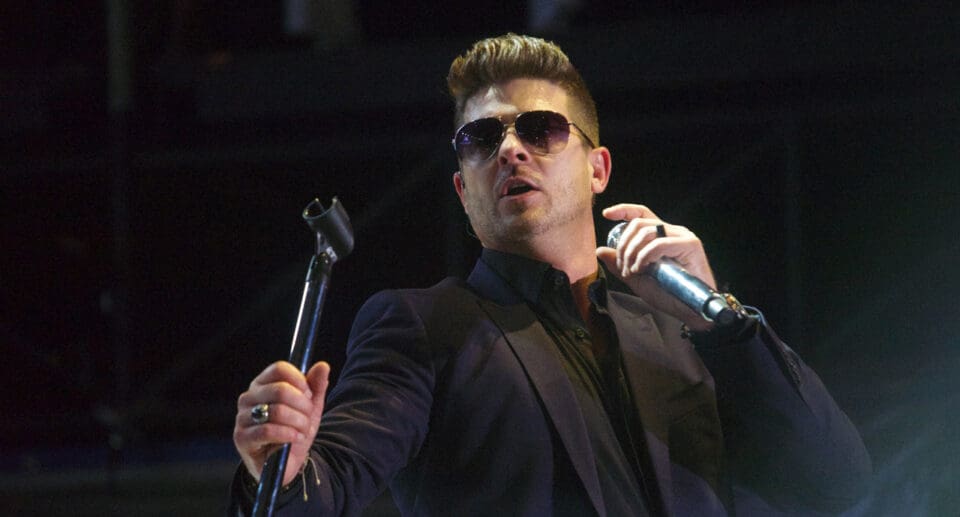 Robin Thicke’s Toddler Gives Him The Best Wrong Father’s Day Gift Ever