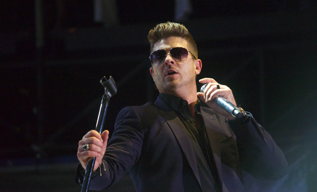 Robin Thicke’s Toddler Gives Him The Best Wrong Father’s Day Gift Ever