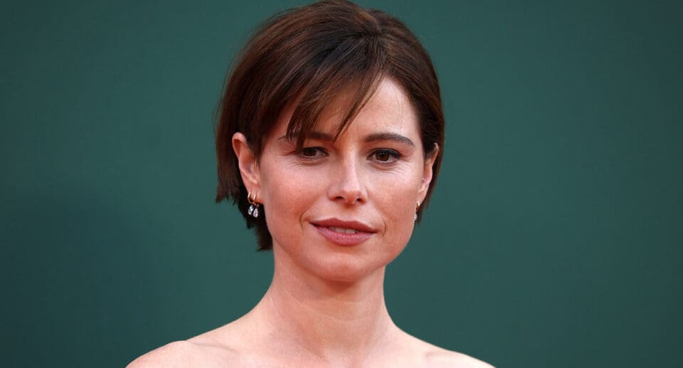 The “Hamnet” Fever: Why Jessie Buckley is the 2026 Oscars Frontrunner